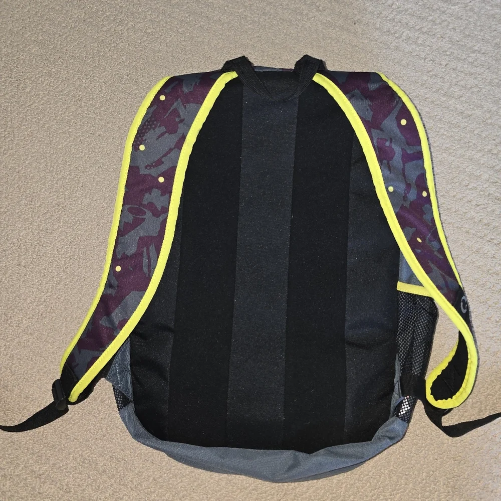 Oakley Backpack - Picture 2 of 5